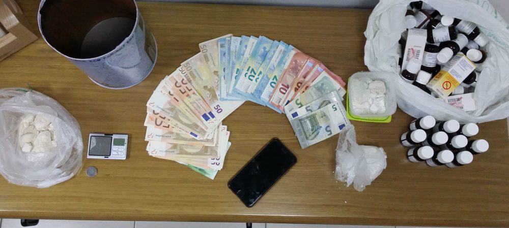 Smantellata centrale dello spaccio nel Progetto Case di Tempera, un arresto
