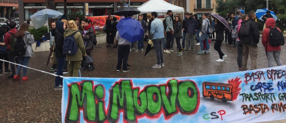 Trasporti gratuiti e diritto allo studio, studenti protestano a Pescara