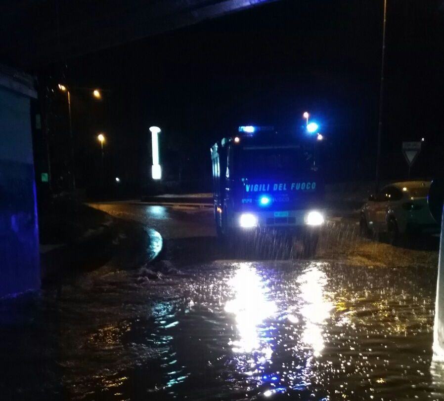 Teramo, la provincia alle prese con il maltempo: sottopassi allagati ad Alba Adriatica / FOTO-VIDEO