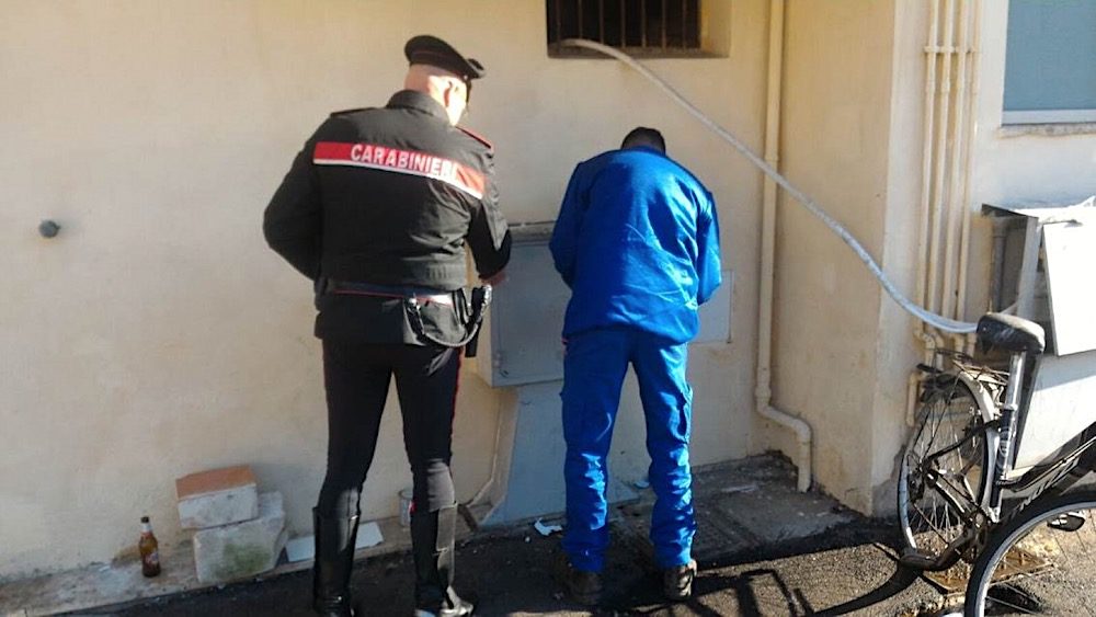 Pescara, allacci abusivi alla rete elettrica: sei denunce a Rancitelli