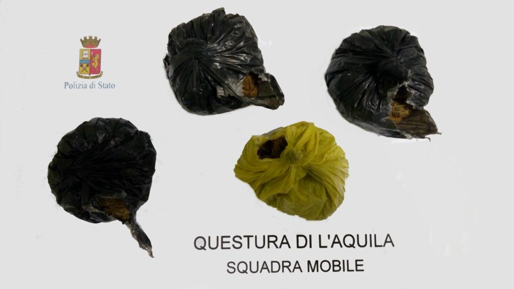 L’Aquila, spacciava in strada: arrestato grazie all’app ‘YouPol’