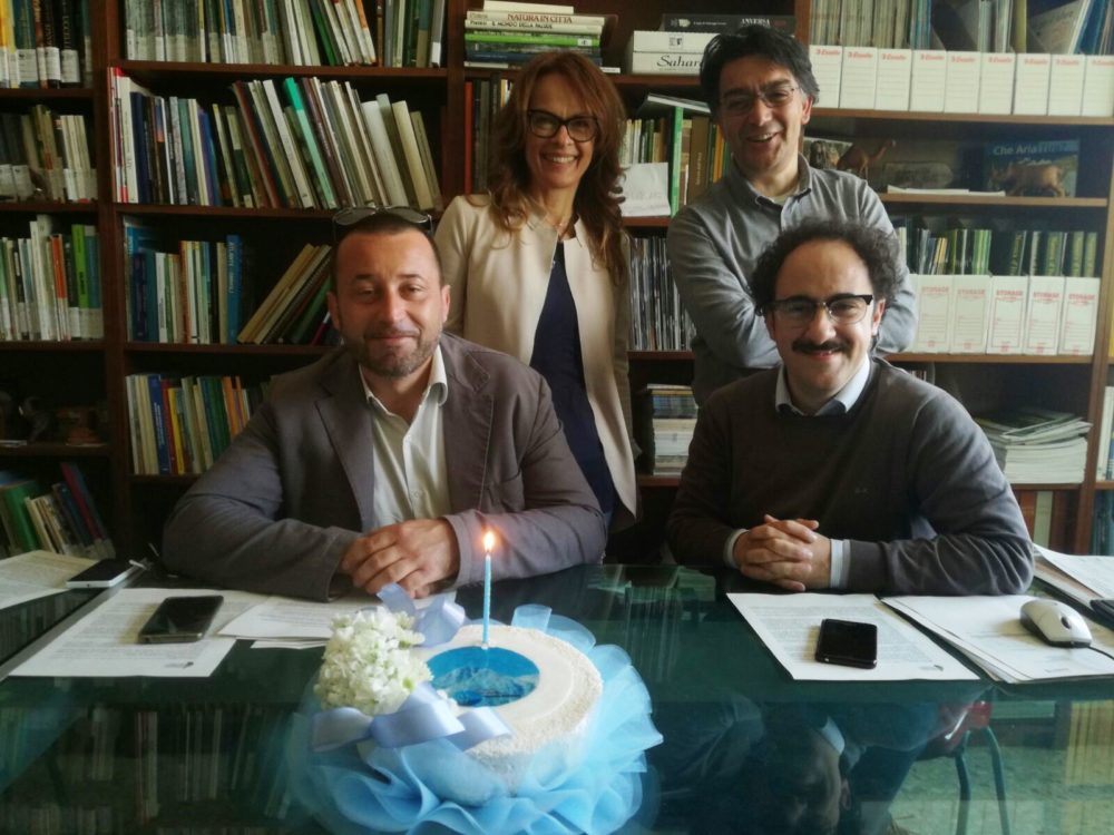 Teramo, Acqua del Gran Sasso: torta e candelina per “festeggiare” un anno senza sicurezza