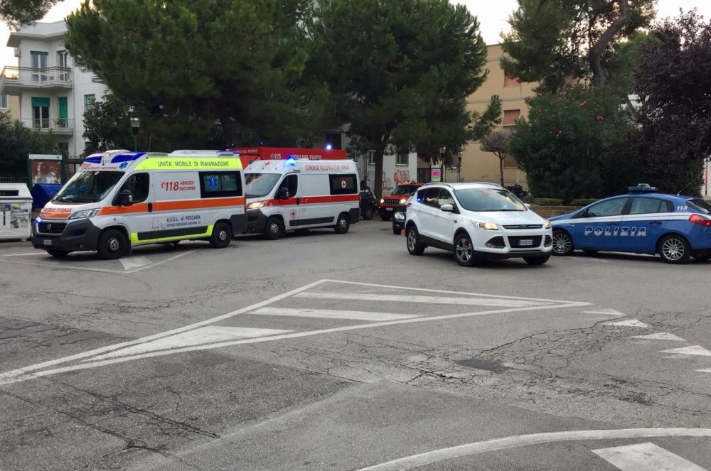 Pescara, esalazioni in un palazzo del centro: malori ed edificio evacuato /FOTO