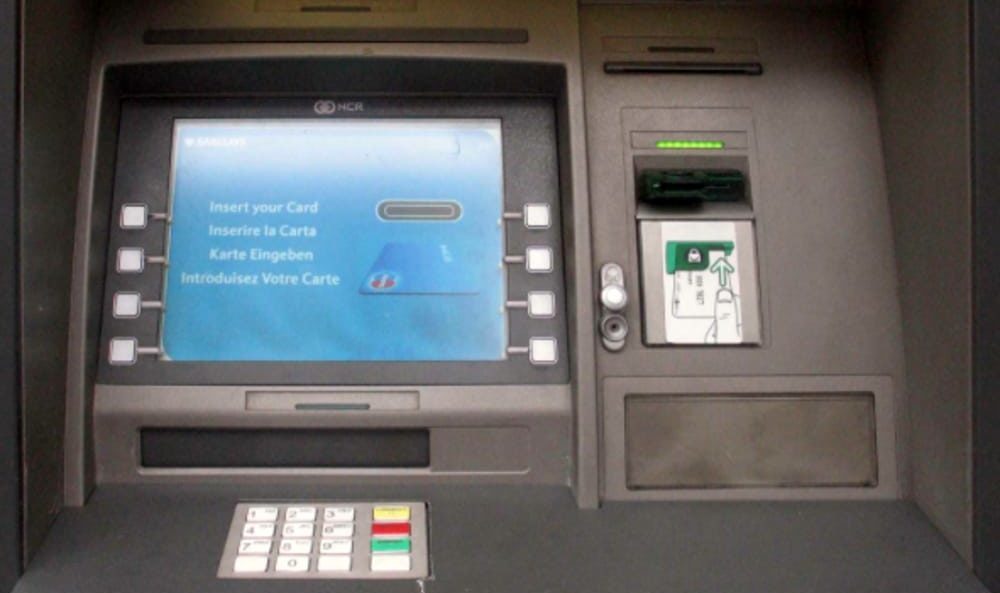 Lanciano, furto al bancomat Bper in un centro commerciale. Nessun segno di scasso