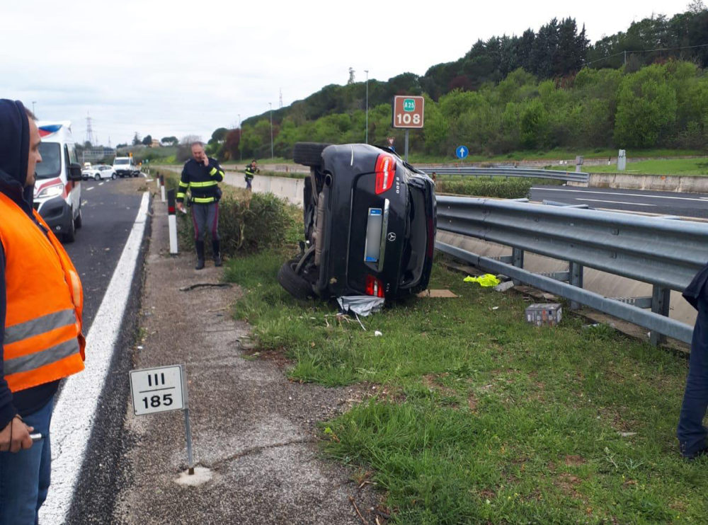 Cepagatti, incidente sull’autostrada A25 a Villanova: muore medico. Tratto chiuso e code /FOTO