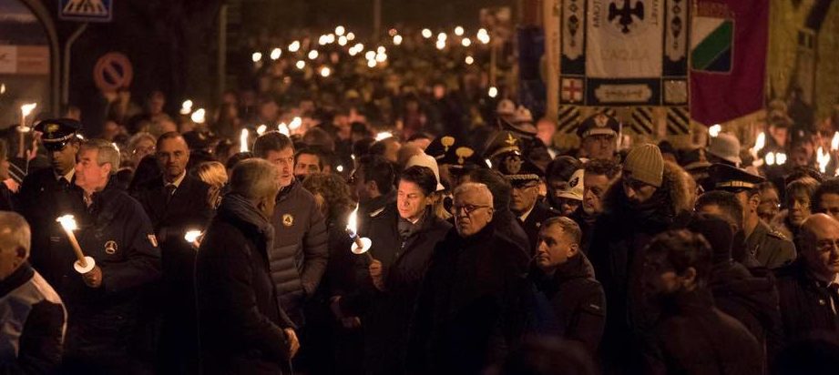Decennale del sisma a L’Aquila, 15mila in piazza per non dimenticare / FOTO e VIDEO