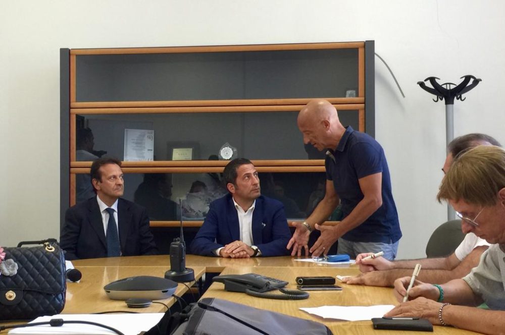 Volo Pescara-Milano a rischio, il sottosegretario Vacca: “Alitalia non intende cancellarlo”