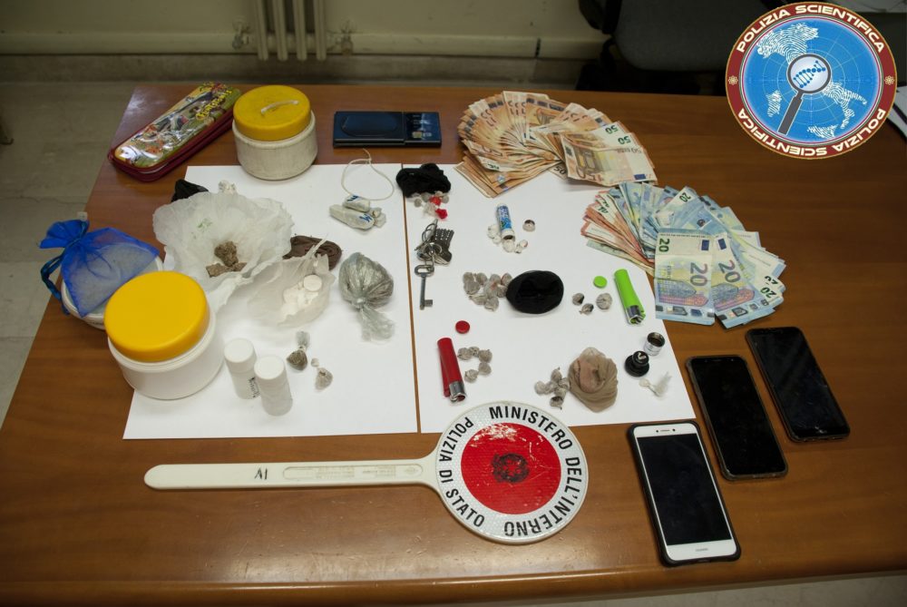 Teramo, droga nascosta in accendini, stick di Vicks e accendisigari: arrestato 38enne del posto