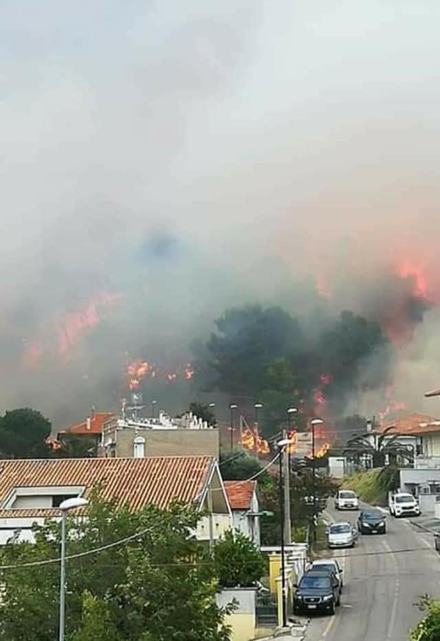 Pescara, incendio a San Silvestro. Evacuate diverse abitazioni