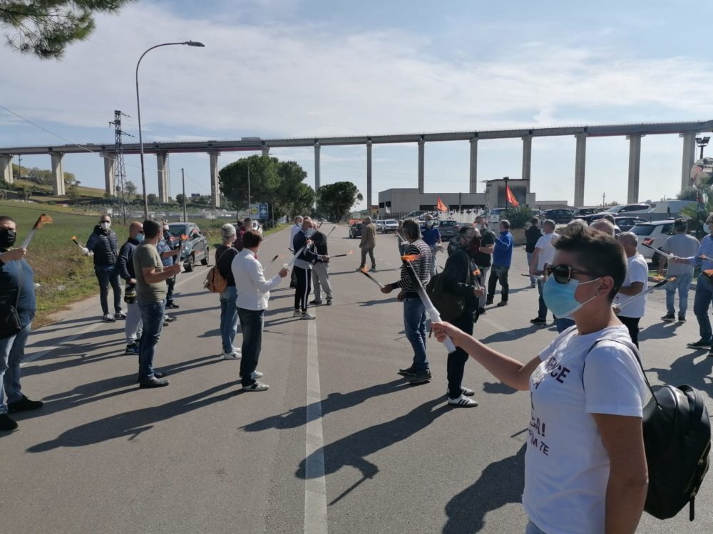 Tortoreto, nuova protesta dei lavoratori Betafence. Domani presidio a Teramo per la visita di Conte